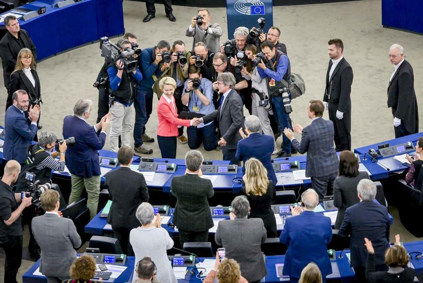 Das Europäisches Parlament bestätigt Kommission von der Leyen