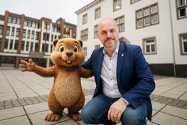 „Wenn nicht jetzt, wann Damm?!“ – Beni Biber kehrt nach 30 Jahren zurück und erklärt Grevenbroich auf TikTok
