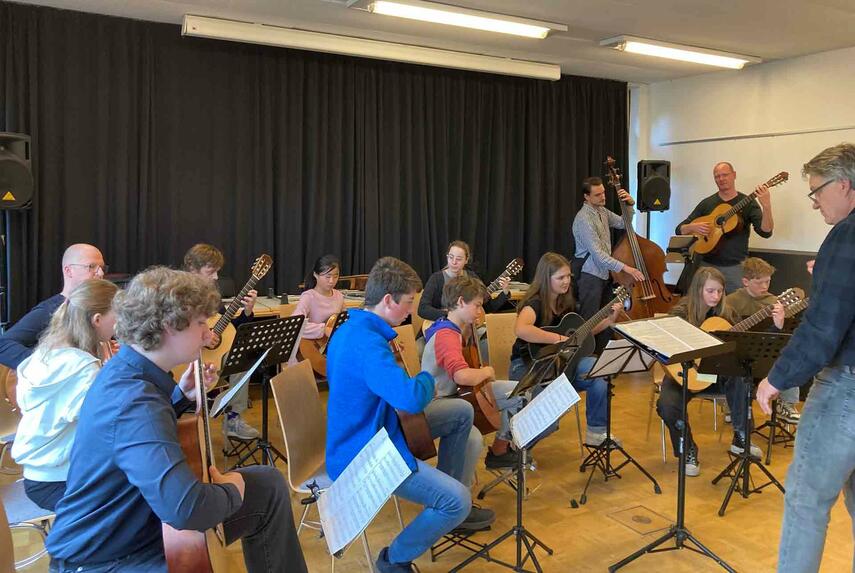 Konzert der Musikschule Rhein-Kreis Neuss: Auch E-Bass und Kontrabass kamen in Kaarst zum Einsatz