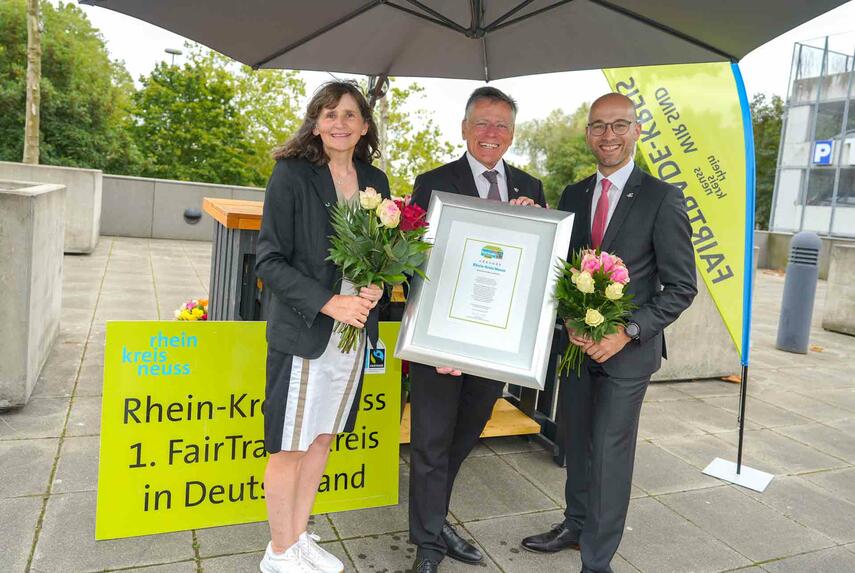 Weiterhin Fairtrade-Kreis: Rhein-Kreis Neuss engagiert sich für den fairen Handel