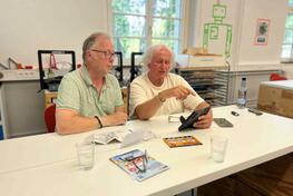 Digital-Begleiter helfen bei Fragen rund um das Thema Smartphone