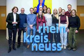 Erfolgreiche Athleten für ihre Leistungen beim „Rhein-Kreis Neuss LaufCup 2025“ geehrt