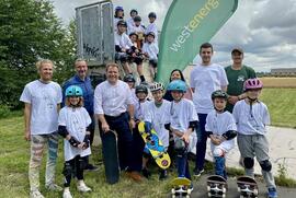 Westenergie und Gemeinde sorgen in Rommerskirchen bei Kindern und Jugendlichen für Skateboard-Spaß