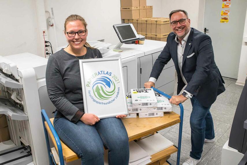 „Papieratlas“: Rhein-Kreis Neuss als recyclingpapierfreundlicher Landkreis ausgezeichnet